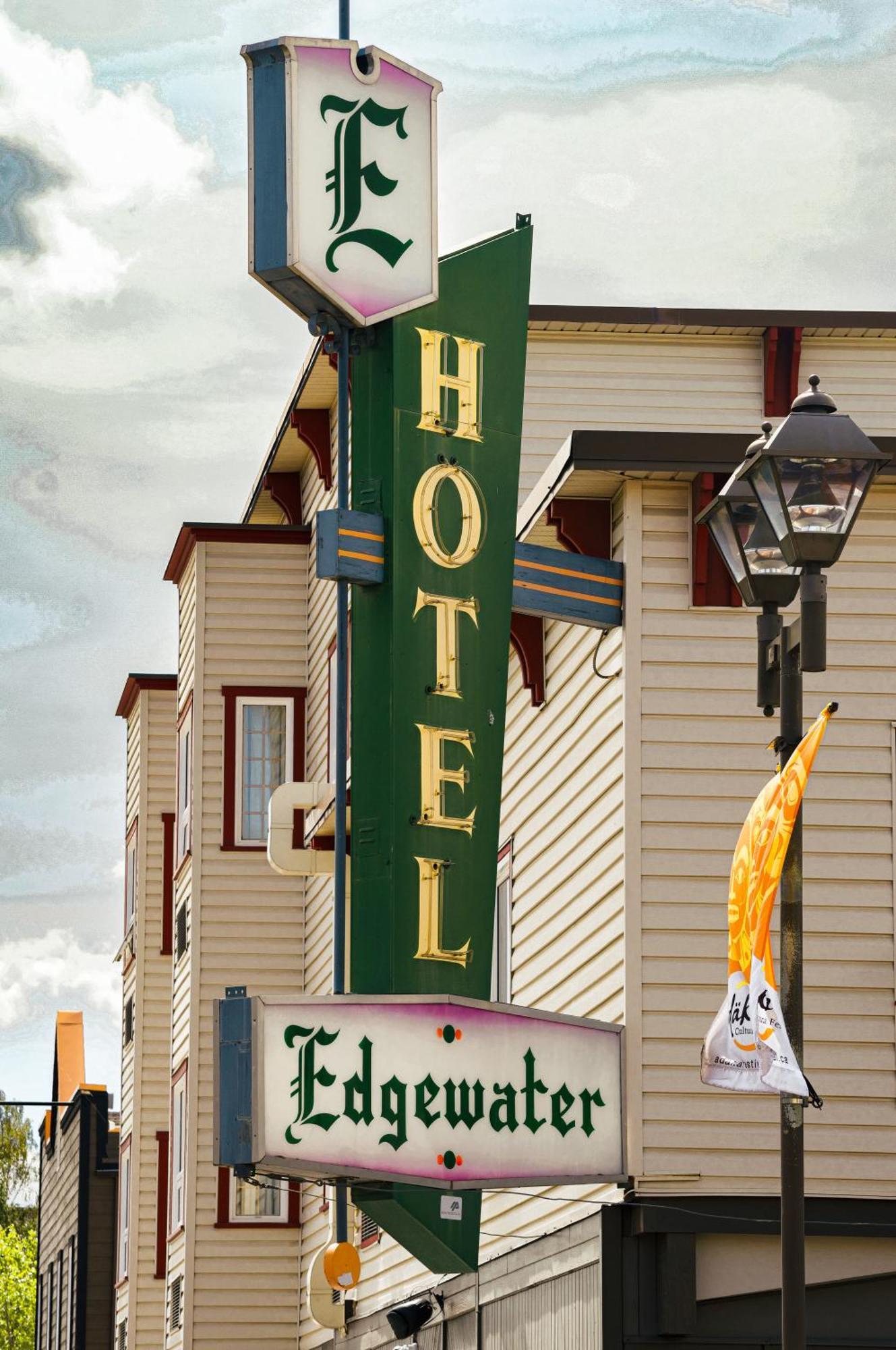 Edgewater Hotel Whitehorse Dış mekan fotoğraf